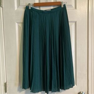 J. Crew emerald green pleated mid-length skirt size 4